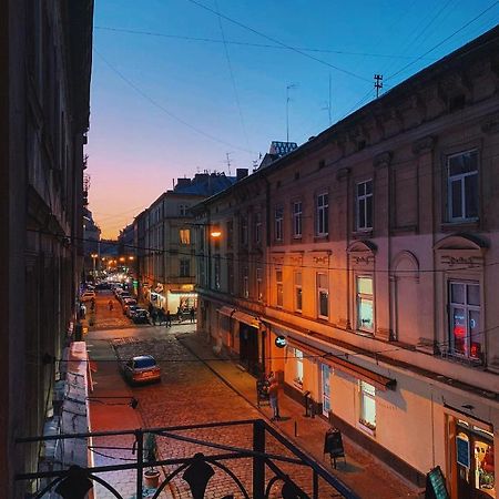 Large & Modern Flat With Balcony In Heart Of Lviv Apartment Bagian luar foto