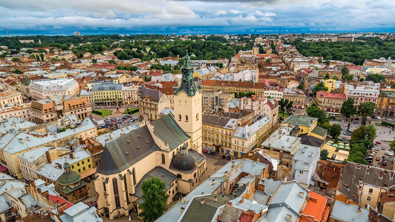 Large & Modern Flat With Balcony In Heart Of Lviv Apartment Bagian luar foto